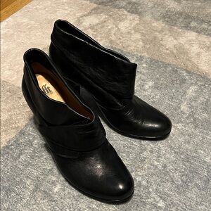 Sofft size 10 new no box heeled ankle booties